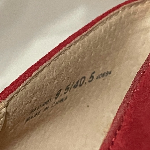 Only worn once red suede Chinese laundry pumps - Picture 5 of 5